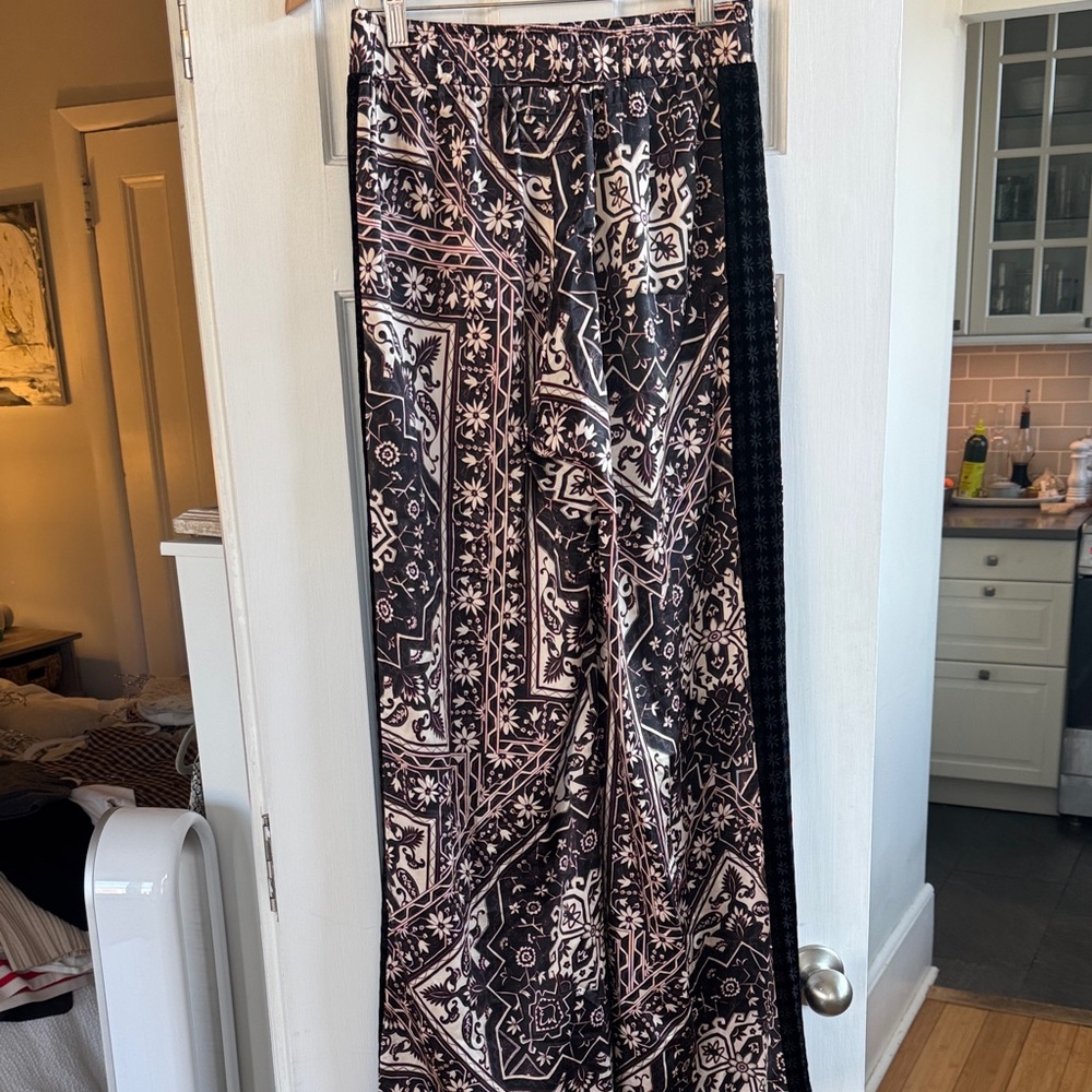 Johnny Was Black Patterned pants with velvet side